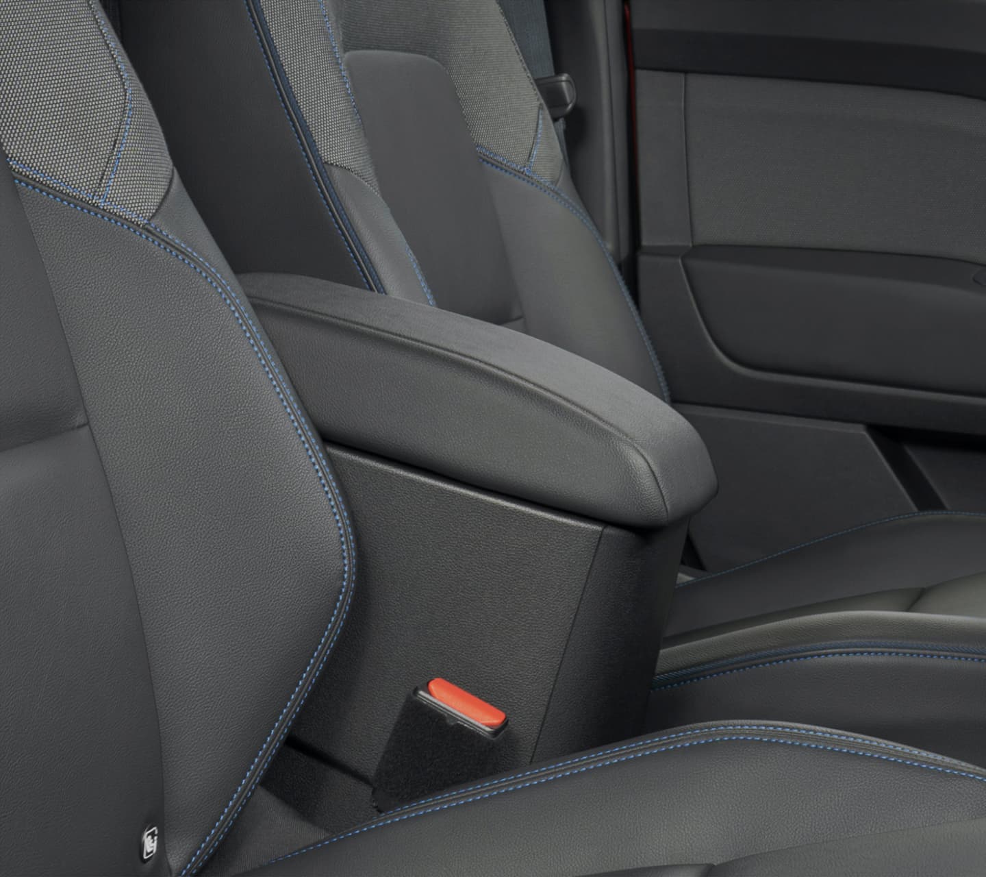 Nissan Townstar Van: VEZETŐÜLÉS ÜLÉSHUZAT